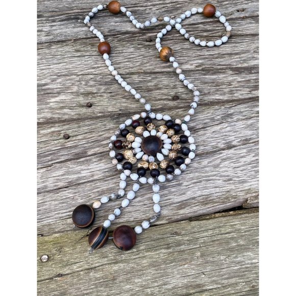 unbranded Jewelry - Vintage Hippy Festival HUGE Medallion Seed/Nuts Pendant NEcklace